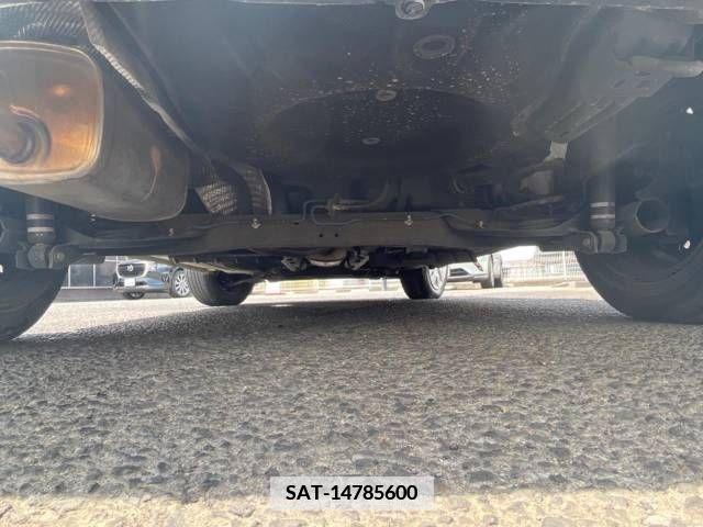 Nissan JUKE 2011-08 378828-19