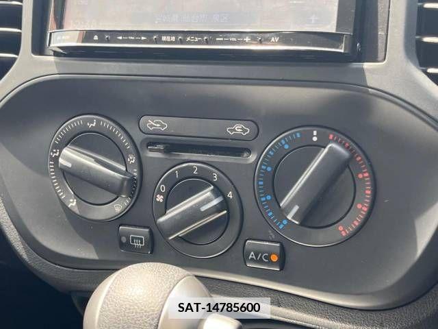 Nissan JUKE 2011-08 378828-5