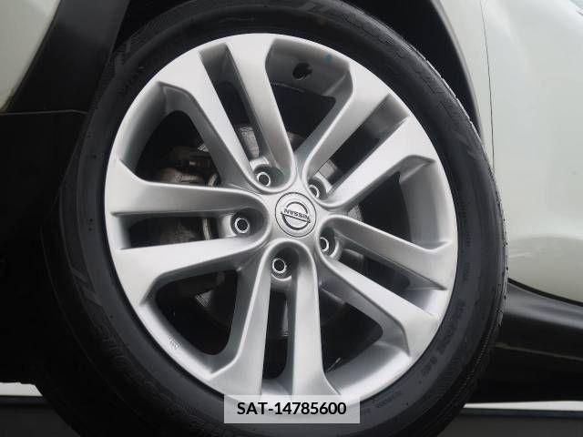 Nissan JUKE 2011-08 378828-12