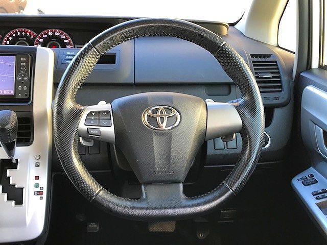 Toyota NOAH 2012-02 20144-13