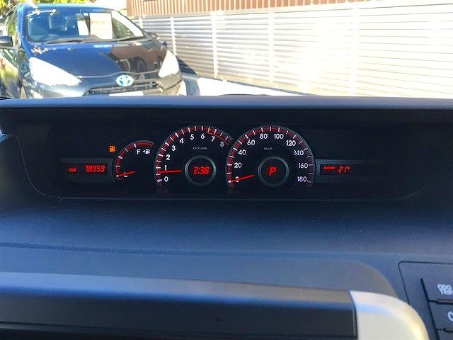 Toyota NOAH 2012-02 20144-7