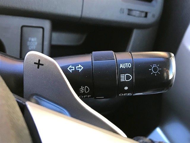 Toyota NOAH 2012-02 20144-11