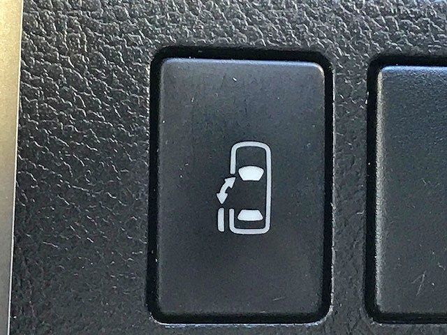 Toyota NOAH 2012-02 20144-5