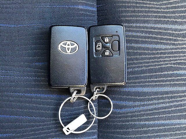 Toyota NOAH 2012-02 20144-21