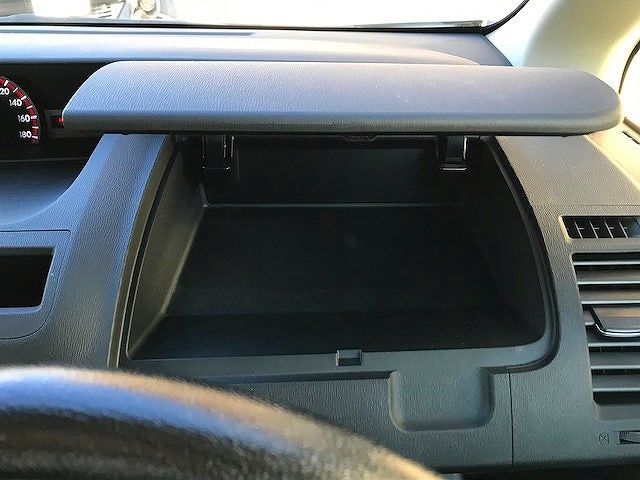 Toyota NOAH 2012-02 20144-17