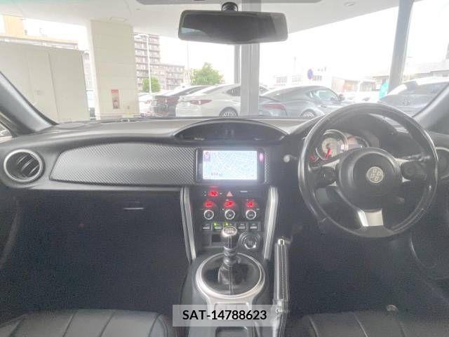 Toyota 86 2017-02 335585-1