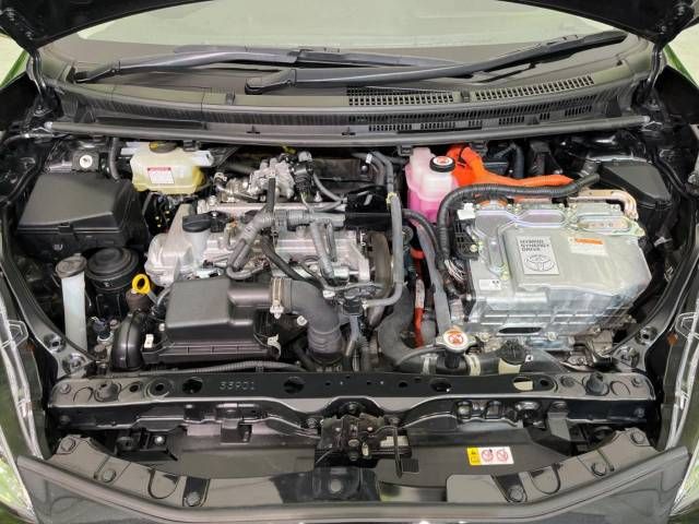 Toyota AQUA 2021-04 183795-17