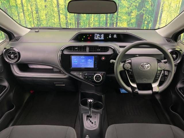 Toyota AQUA 2021-04 183795-1