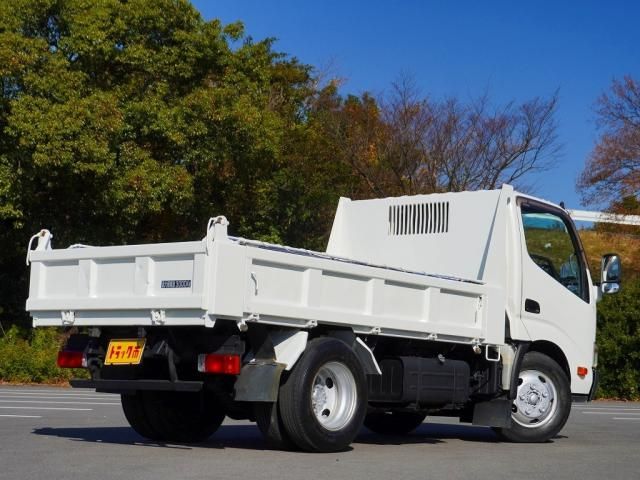 Hino DUTRO 2011-12 182317-1