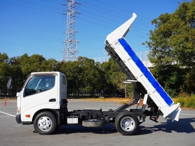 Hino DUTRO 2011-12 182317-19