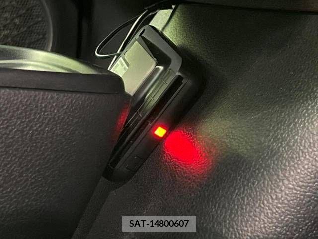 Toyota PRIUS 2022-07 322515-6