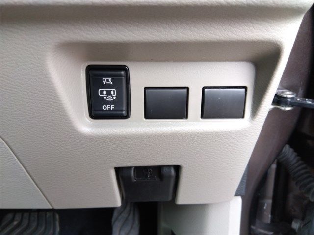 Nissan ROOX 2023-03 28281-10