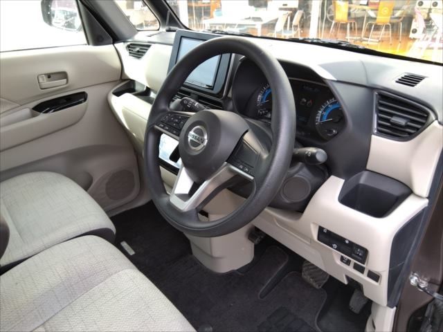 Nissan ROOX 2023-03 28281-4