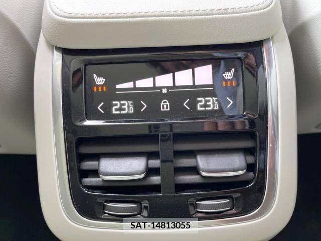 Volvo XC90 2022-10 320564-8