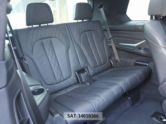 Bmw X7 2019-08 377375-12