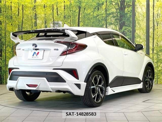 Toyota C-HR 2018-05 375582-18