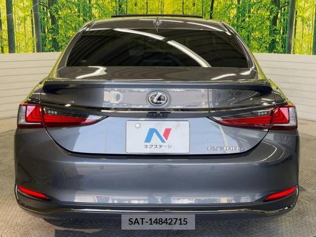 Lexus ES 2022-08 387968-15