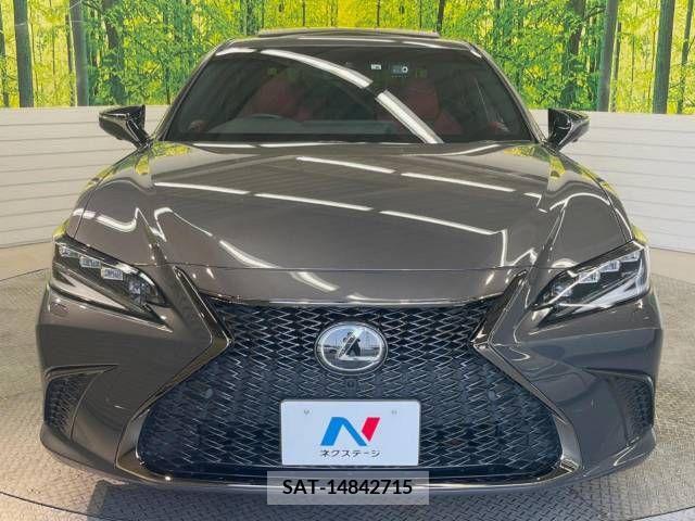 Lexus ES 2022-08 387968-14