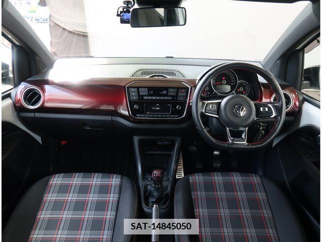 VolksWagen UP! 2018-06 370852-1