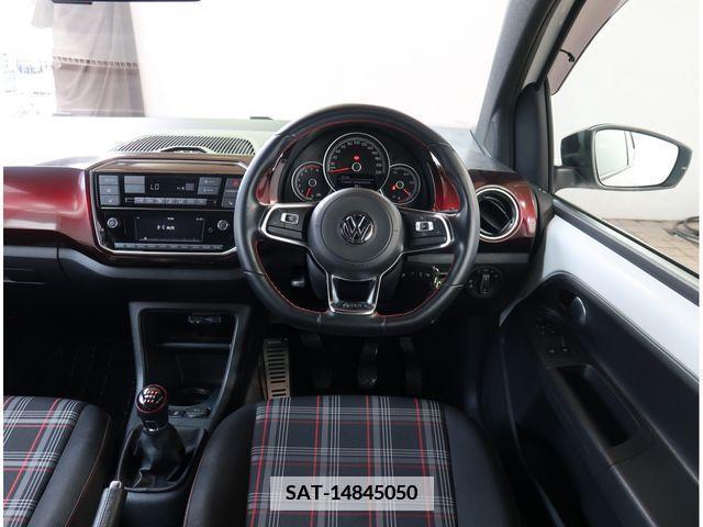 VolksWagen UP! 2018-06 370852-16