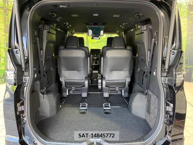 Toyota VOXY 2023-03 370427-11