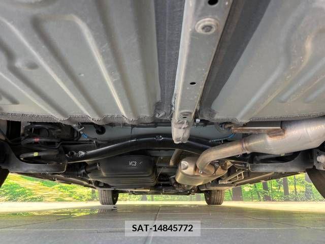 Toyota VOXY 2023-03 370427-19