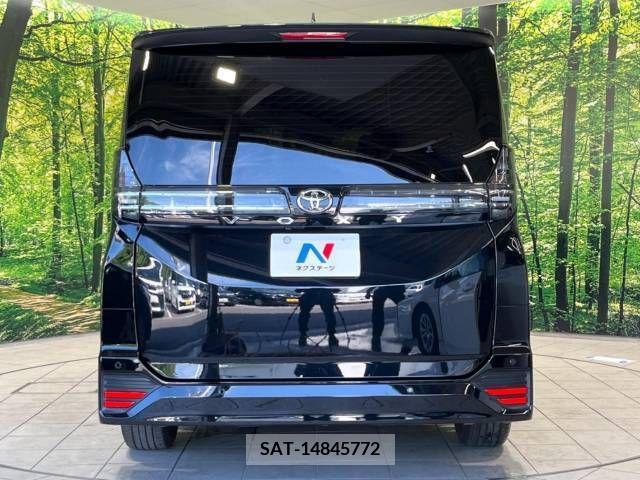 Toyota VOXY 2023-03 370427-15