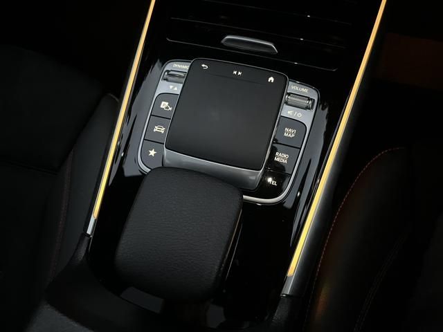 Mercedes Benz GLB-CLASS 2020-10 189501-13