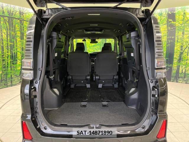 Toyota VOXY 2019-07 332185-11