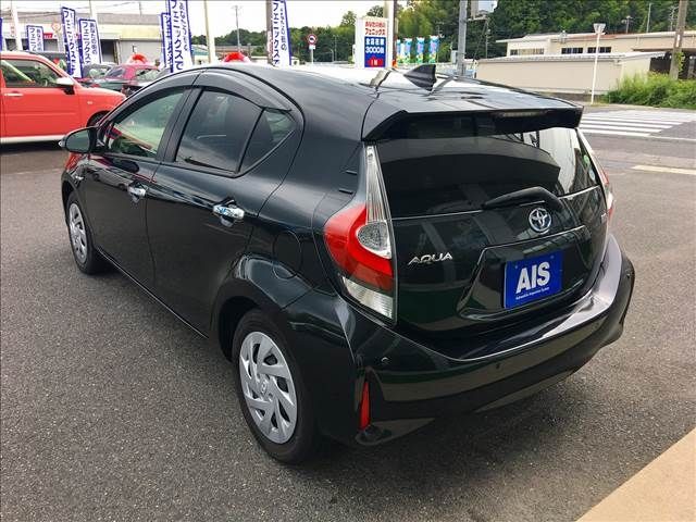 Toyota AQUA 2018-11 10138-2