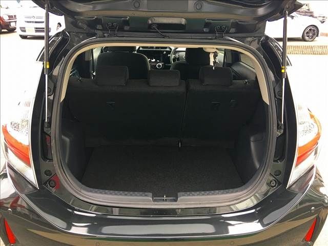 Toyota AQUA 2018-11 10138-5