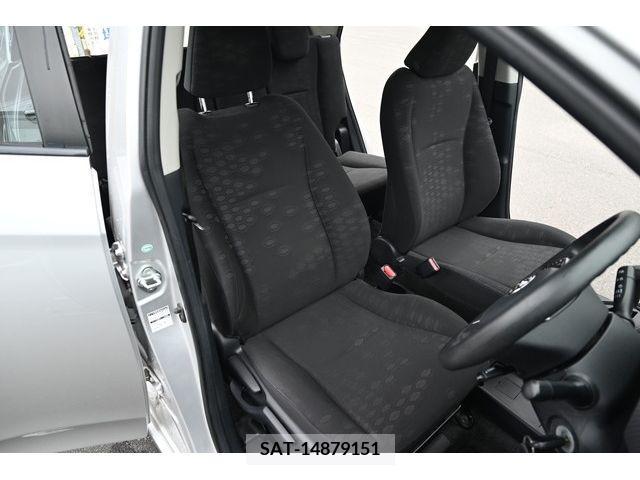 Toyota RACTIS 2011-01 282606-8
