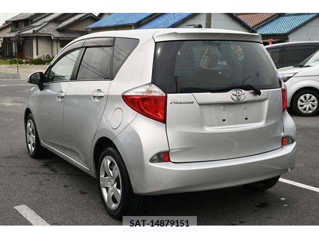 Toyota RACTIS 2011-01 282606-2
