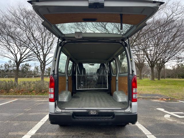 Toyota HIACE VAN 2011-12 187661-9
