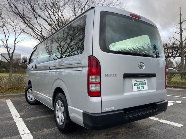 Toyota HIACE VAN 2011-12 187661-3