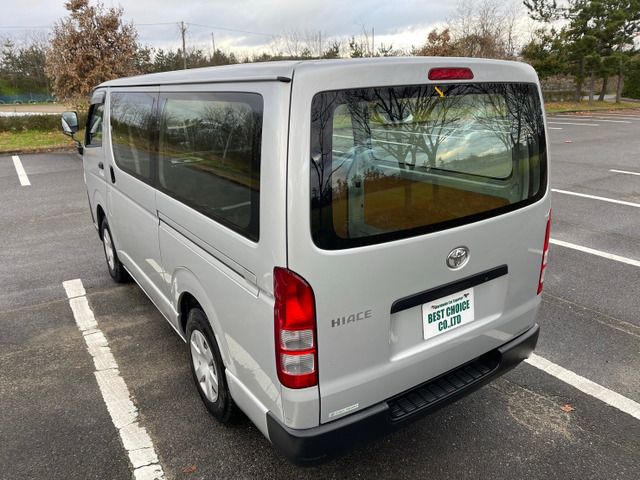 Toyota HIACE VAN 2011-12 187661-17