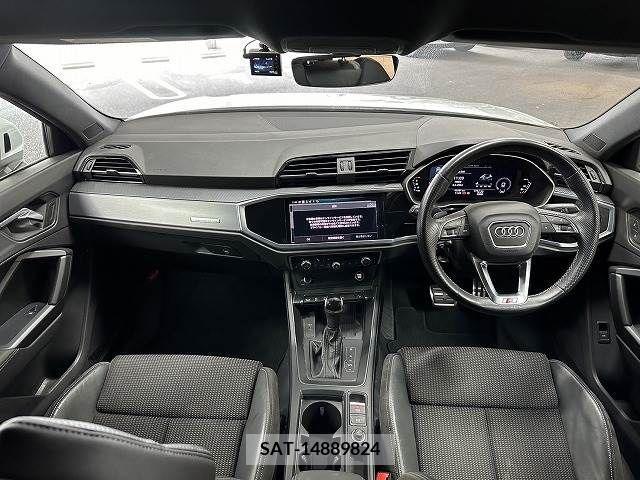Audi Q3 2021-03 261321-1
