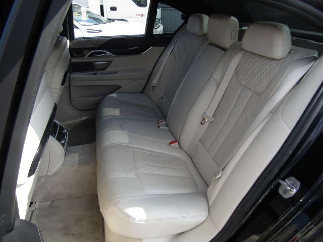 Bmw 7 SERIES 2016-03 17849-18