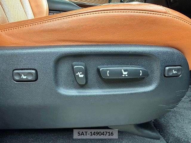 Lexus LX 2018-10 275571-8