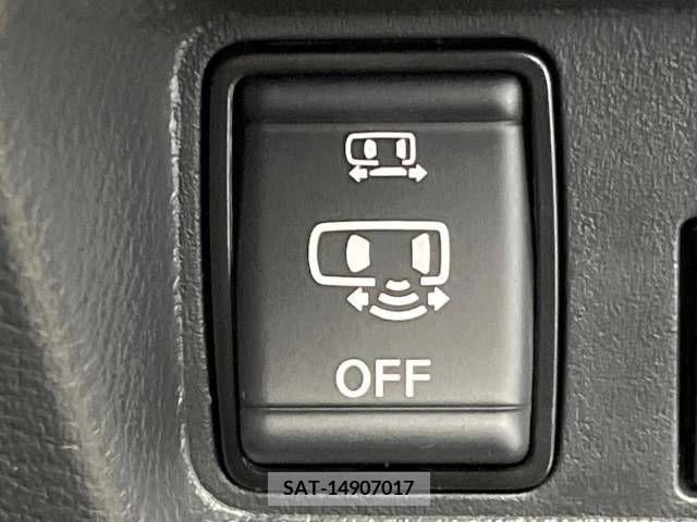 Nissan ROOX 2022-12 239945-4