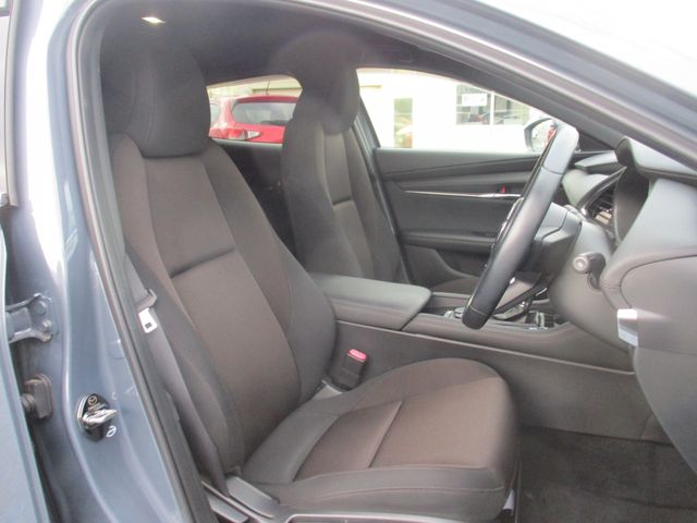 Mazda MAZDA3 2019-07 180737-10