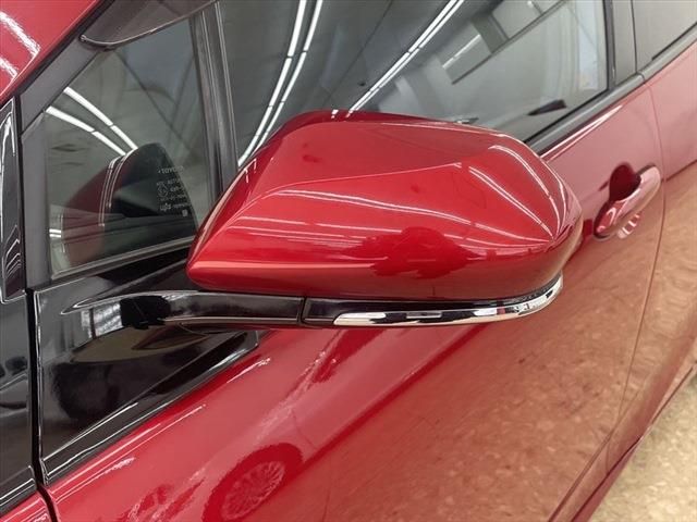 Toyota PRIUS PHV 2017-03 29132-12