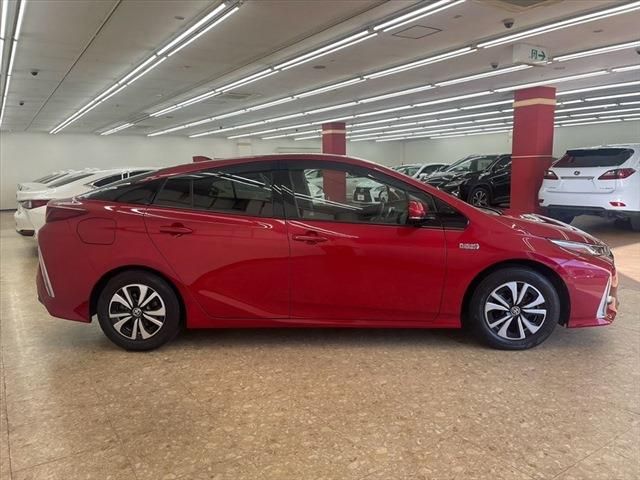Toyota PRIUS PHV 2017-03 29132-3