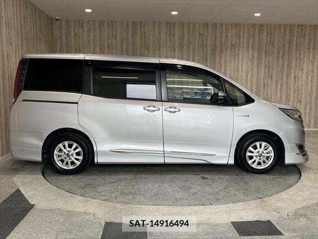 Toyota NOAH HYBRID 2018-06 280455-3