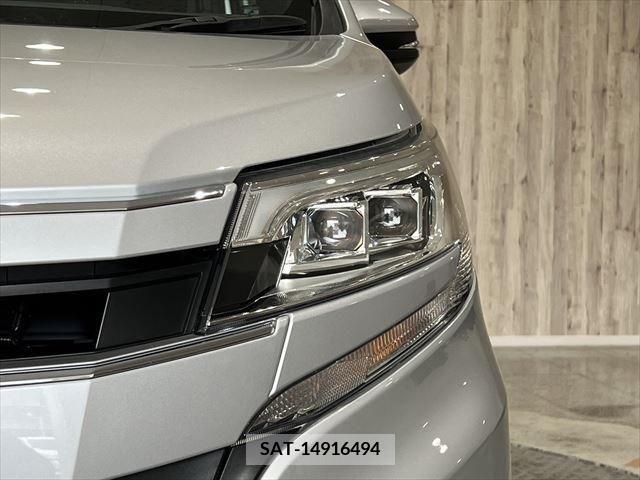 Toyota NOAH HYBRID 2018-06 280455-8