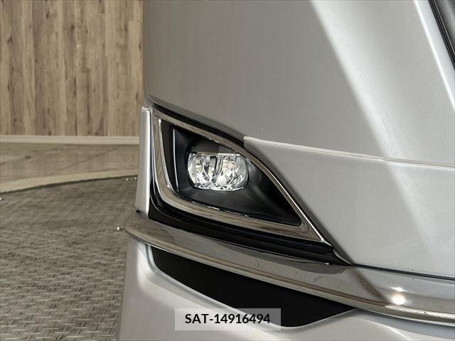 Toyota NOAH HYBRID 2018-06 280455-11