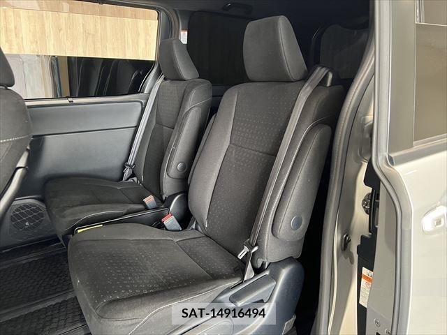 Toyota NOAH HYBRID 2018-06 280455-23