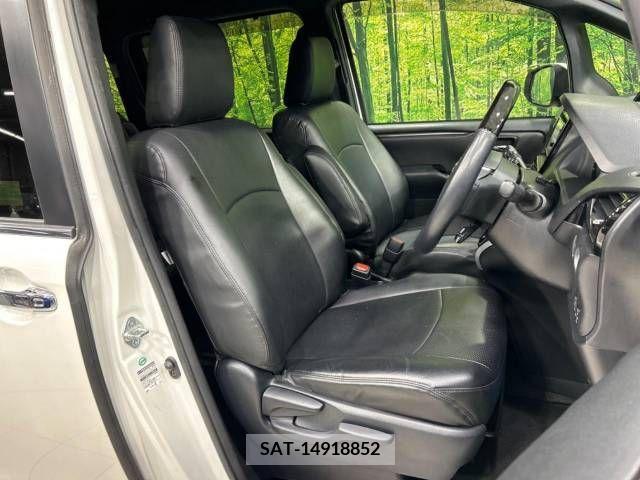 Toyota ESQUIRE 2018-08 218223-9