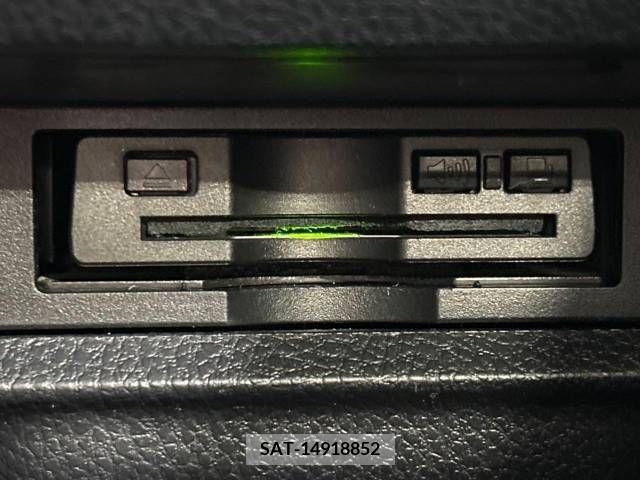 Toyota ESQUIRE 2018-08 218223-7