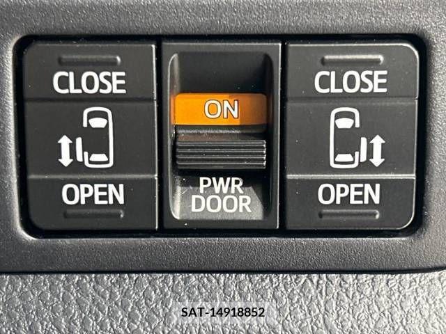 Toyota ESQUIRE 2018-08 218223-4
